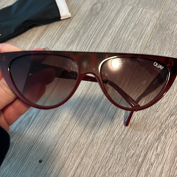 Quay sunglasses - Picture 2 of 3